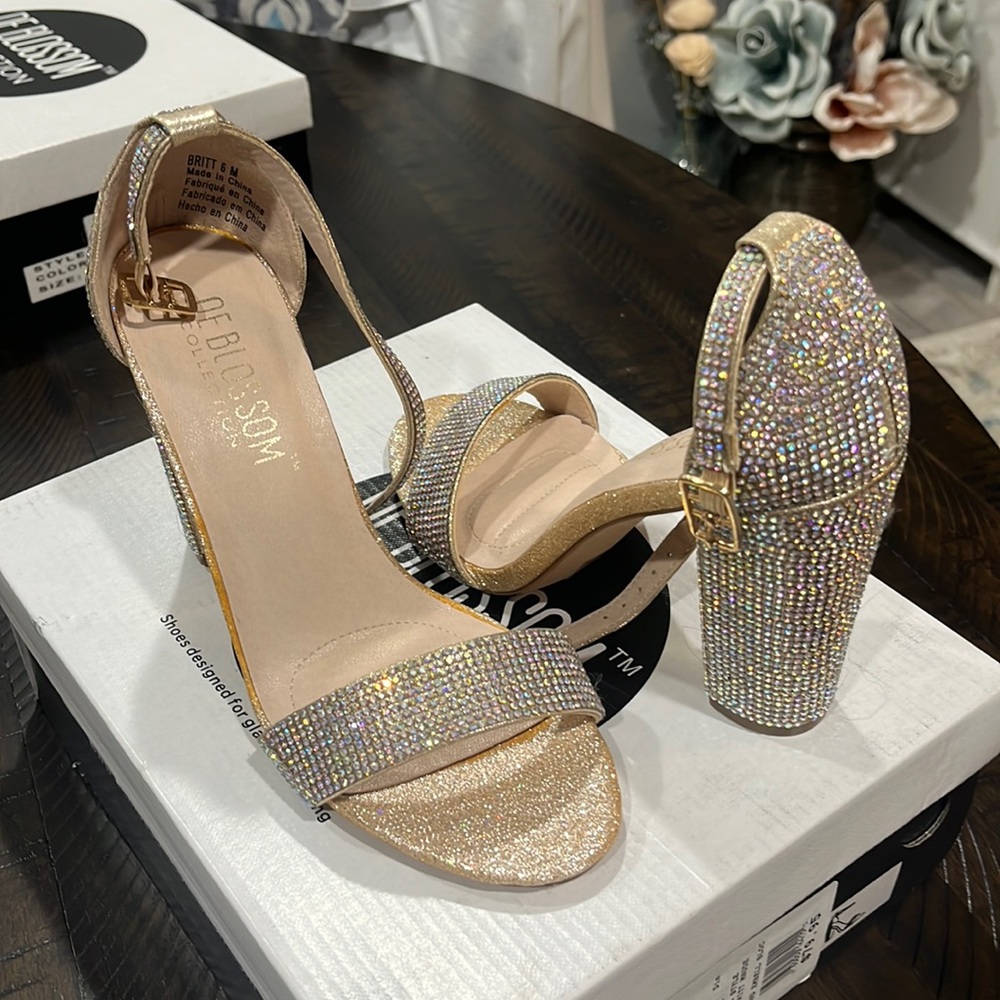 Rhinestone Britt heel champagne